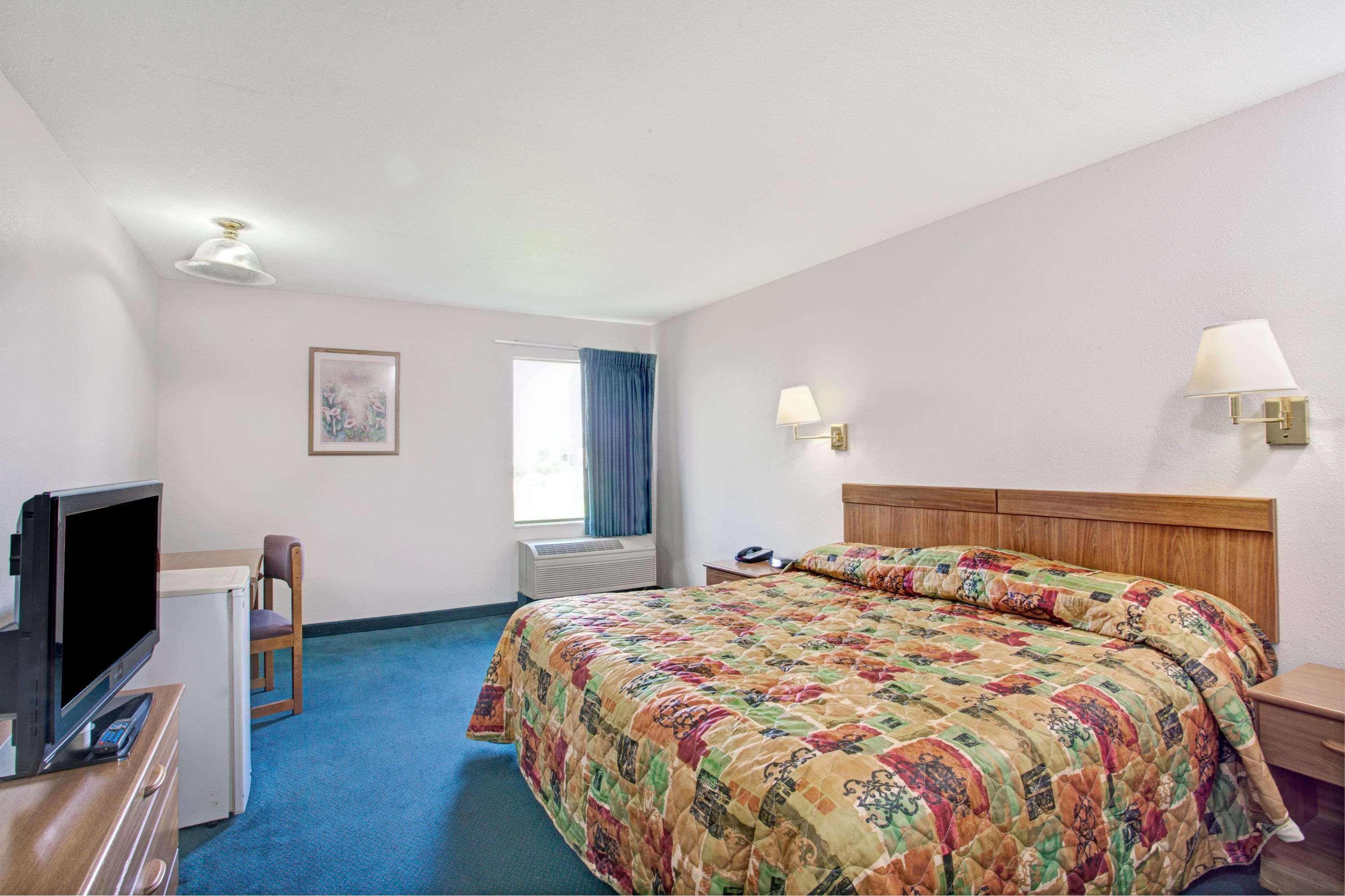 Super 8 By Wyndham Olive Branch Hotel Exterior photo