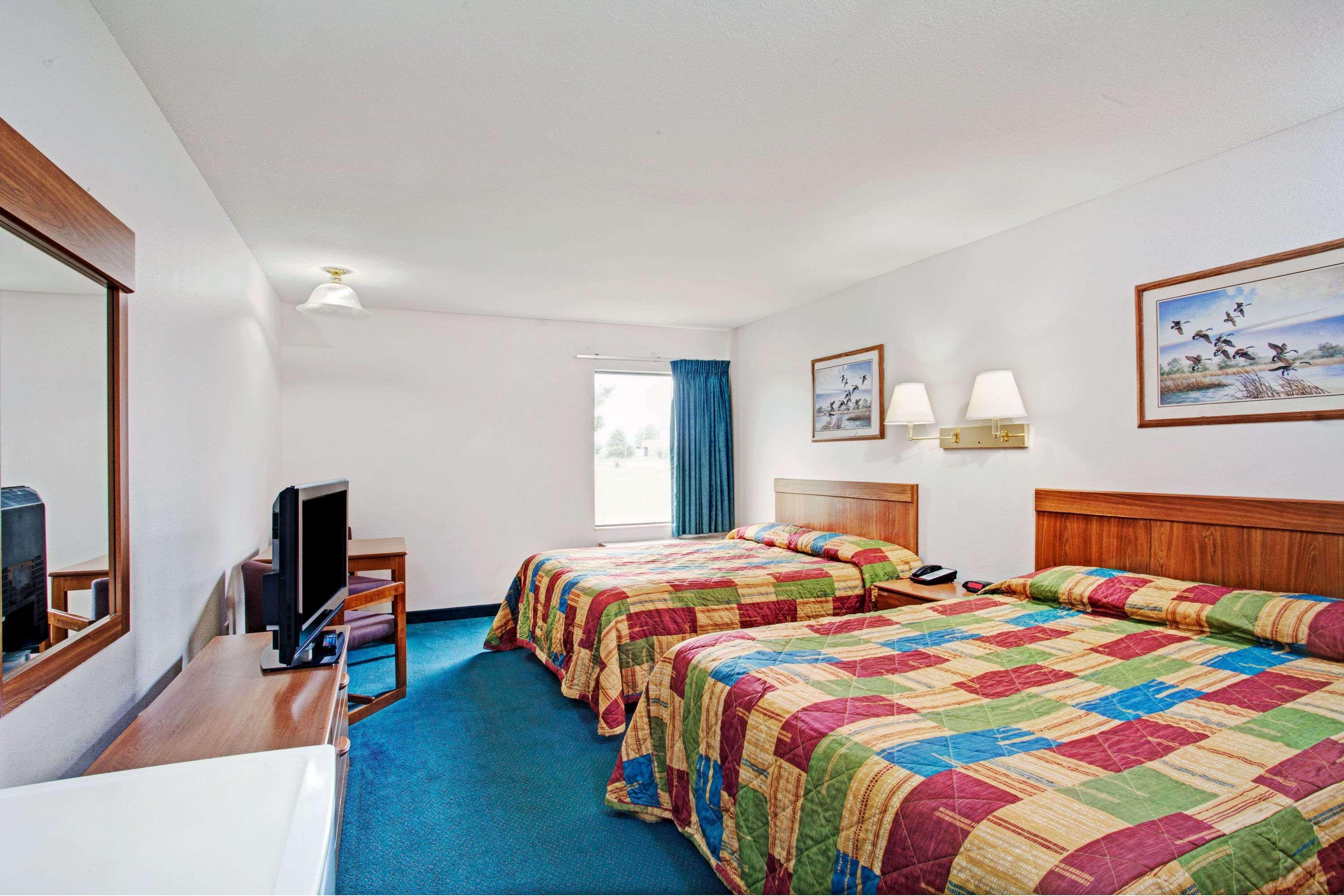 Super 8 By Wyndham Olive Branch Hotel Exterior photo