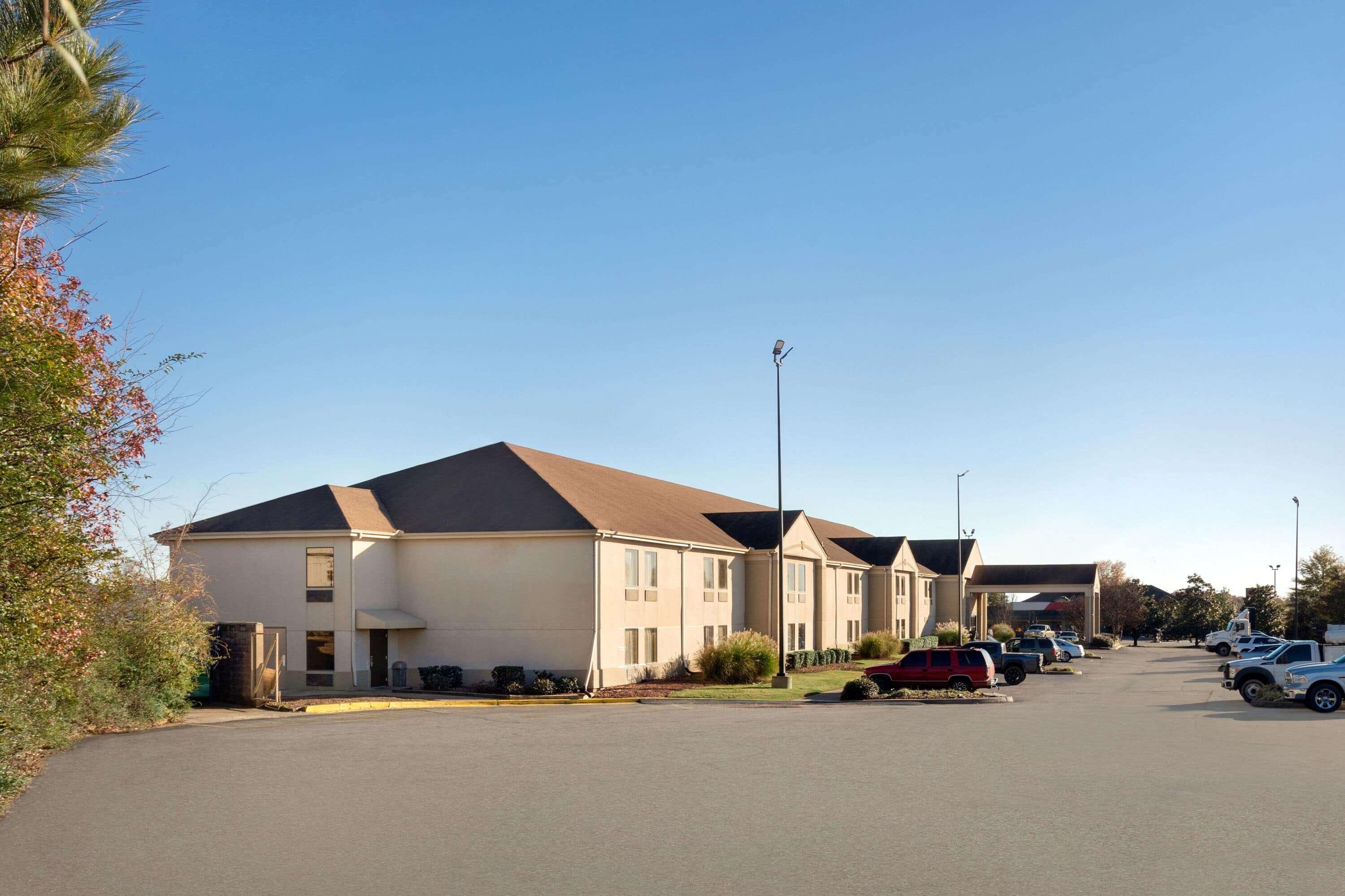 Super 8 By Wyndham Olive Branch Hotel Exterior photo
